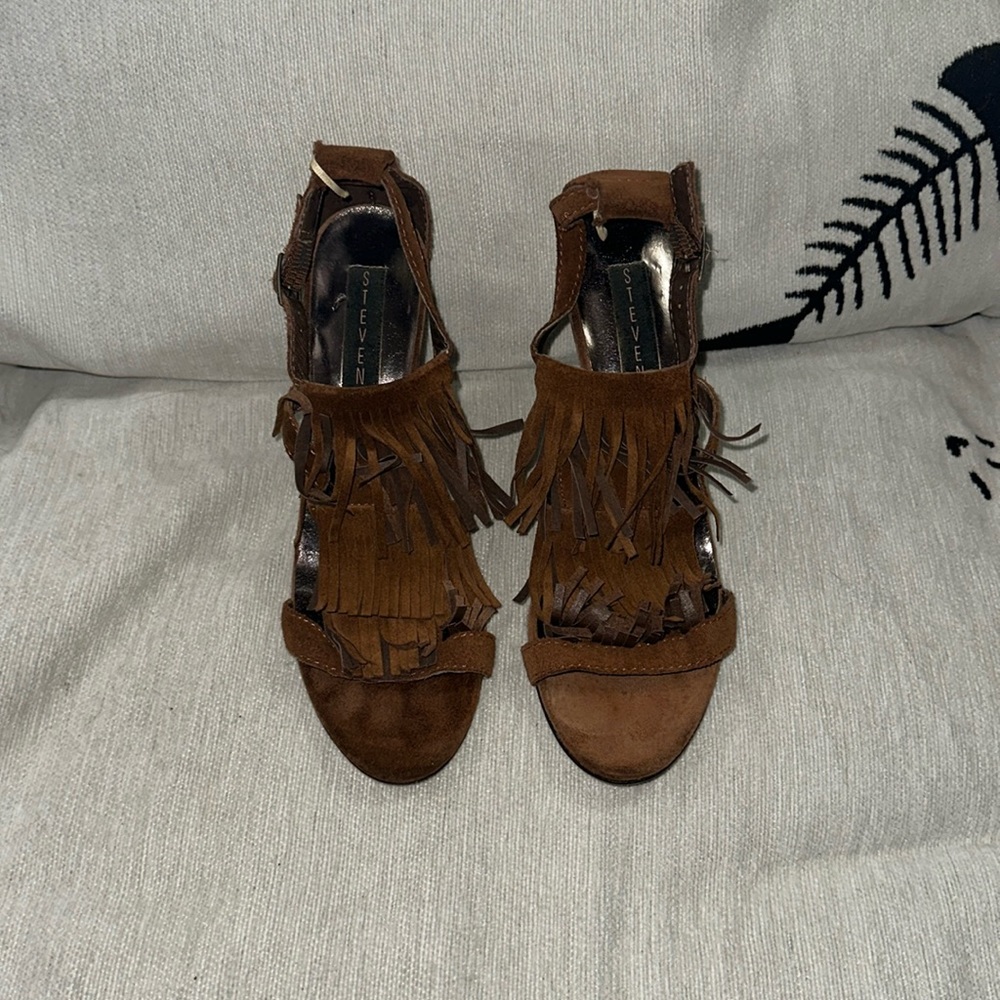 Steven by Steve Madden 9.5 Bijoux brown fringed heels